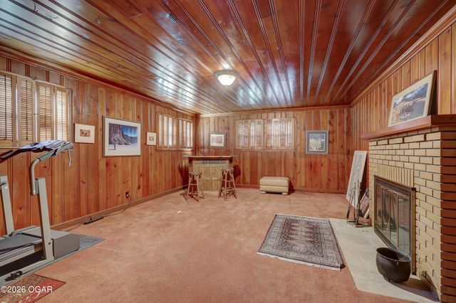 208 N College Street, Webb City, MO 64870