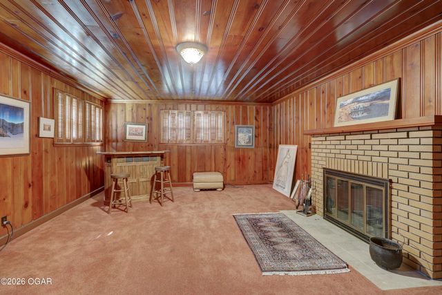 208 N College Street, Webb City, MO 64870