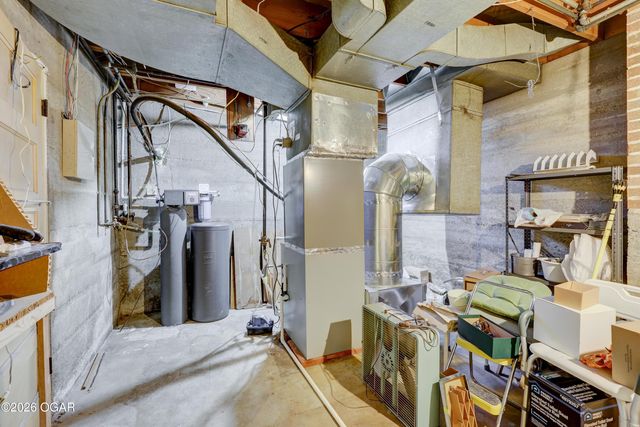 208 N College Street, Webb City, MO 64870