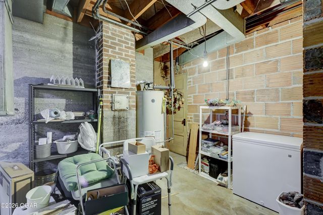 208 N College Street, Webb City, MO 64870