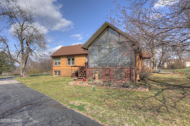 208 N College Street, Webb City, MO 64870