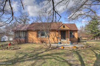 208 N College Street, Webb City, MO 64870