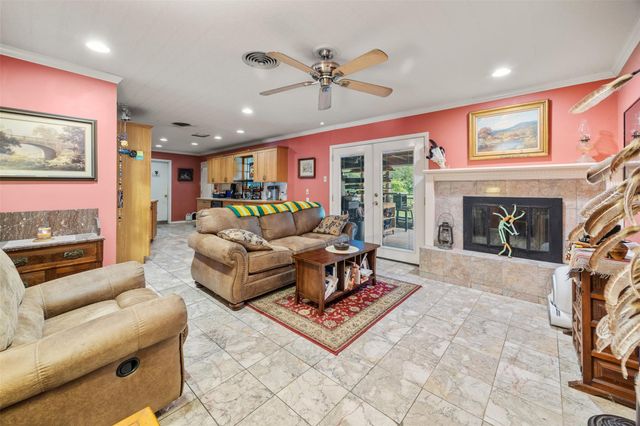 606 E Liberty Ave, Round Rock, TX 78664