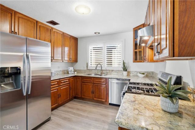 321 W Hermitage, Azusa, CA 91702