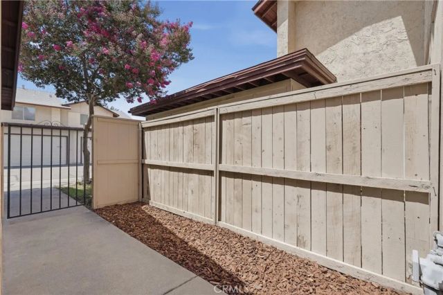 321 W Hermitage, Azusa, CA 91702