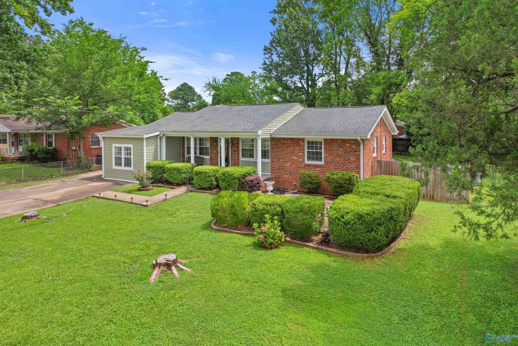 11015 Strong Drive SE, Huntsville, AL 35803