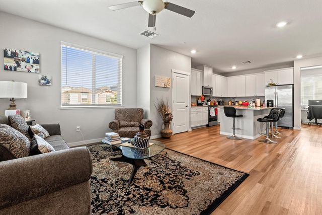 4057 Southampton St, West Sacramento, CA 95691