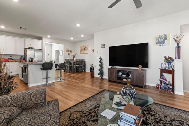 4057 Southampton St, West Sacramento, CA 95691