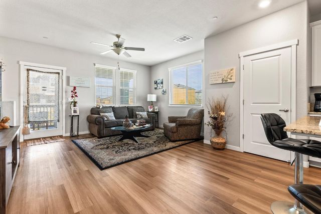 4057 Southampton St, West Sacramento, CA 95691