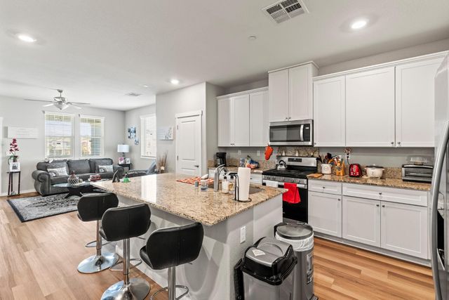 4057 Southampton St, West Sacramento, CA 95691