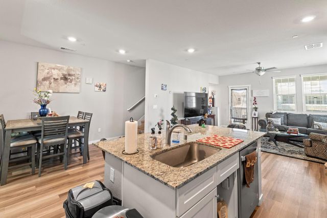 4057 Southampton St, West Sacramento, CA 95691