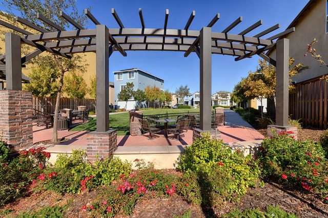 4057 Southampton St, West Sacramento, CA 95691