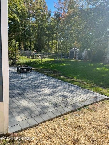 21 Forest Drive, Manalapan, NJ 07726