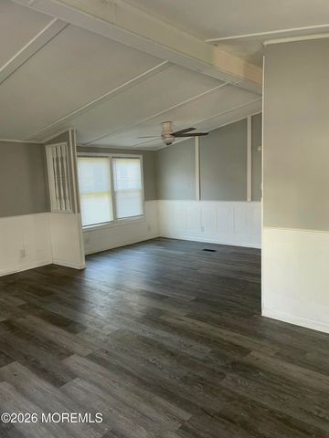 21 Forest Drive, Manalapan, NJ 07726