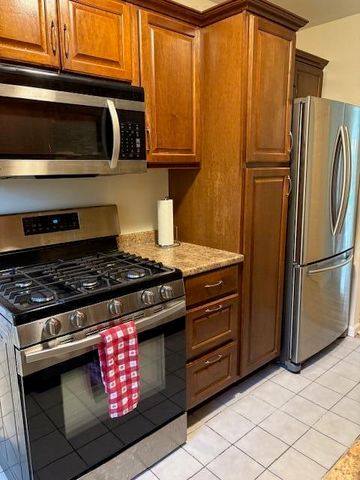 7625 Marshall Place, Merrillville, IN 46410