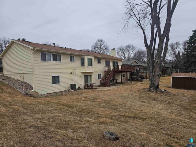 2408 S Valley View Rd Road, Sioux Falls, SD 57106