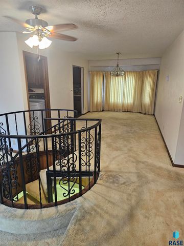 2408 S Valley View Rd Road, Sioux Falls, SD 57106