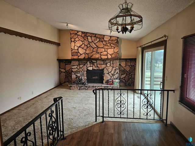 2408 S Valley View Rd Road, Sioux Falls, SD 57106