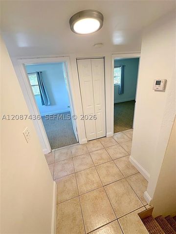 7921 SW 9th St, North Lauderdale, FL 33068