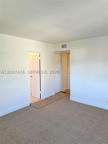 7921 SW 9th St, North Lauderdale, FL 33068