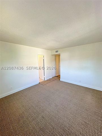 7921 SW 9th St, North Lauderdale, FL 33068