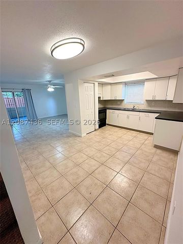 7921 SW 9th St, North Lauderdale, FL 33068