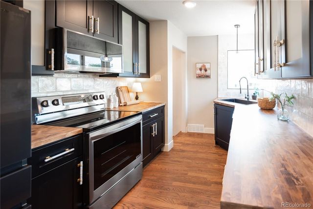 1901 W 47th Avenue, Denver, CO 80211