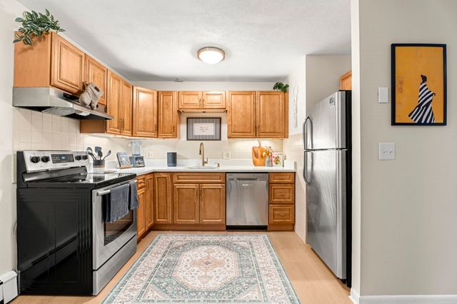 295 Main St 15, Reading, MA 01867
