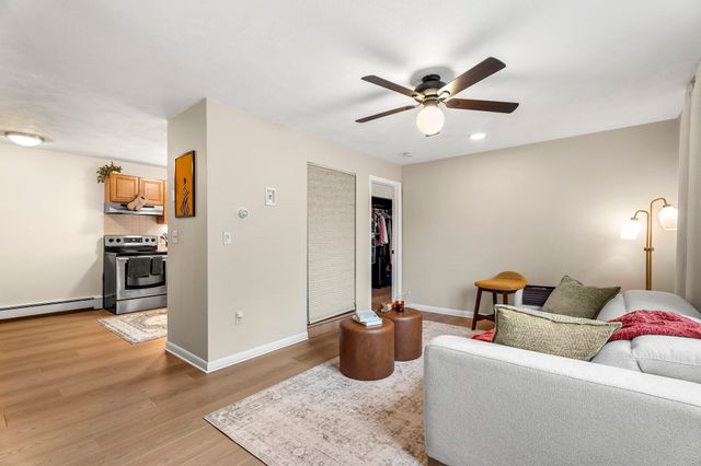 295 Main St 15, Reading, MA 01867