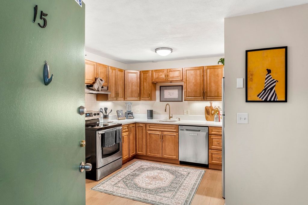 295 Main St 15, Reading, MA 01867