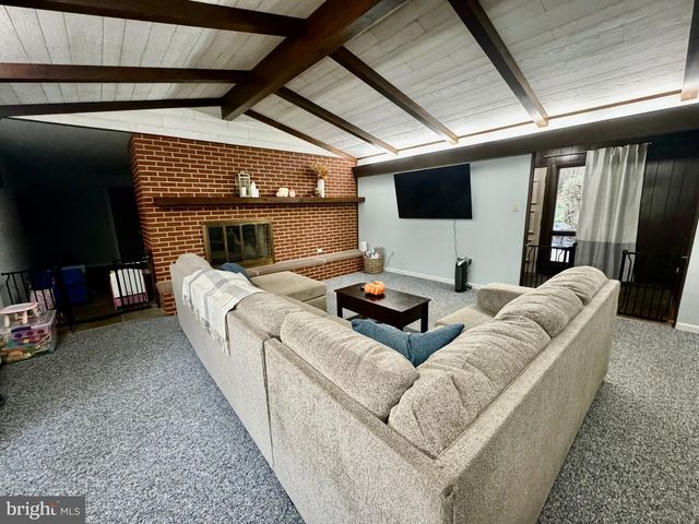 10328 TANGLEWOOD DR, Huntingdon, PA 16652