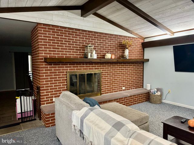 10328 TANGLEWOOD DR, Huntingdon, PA 16652