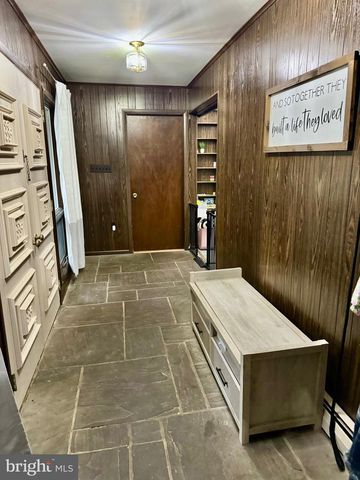 10328 TANGLEWOOD DR, Huntingdon, PA 16652