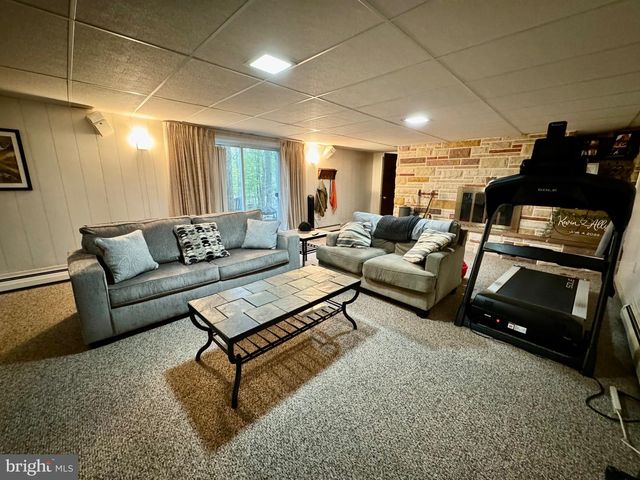 10328 TANGLEWOOD DR, Huntingdon, PA 16652