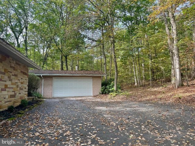10328 TANGLEWOOD DR, Huntingdon, PA 16652