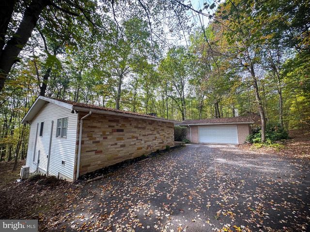 10328 TANGLEWOOD DR, Huntingdon, PA 16652