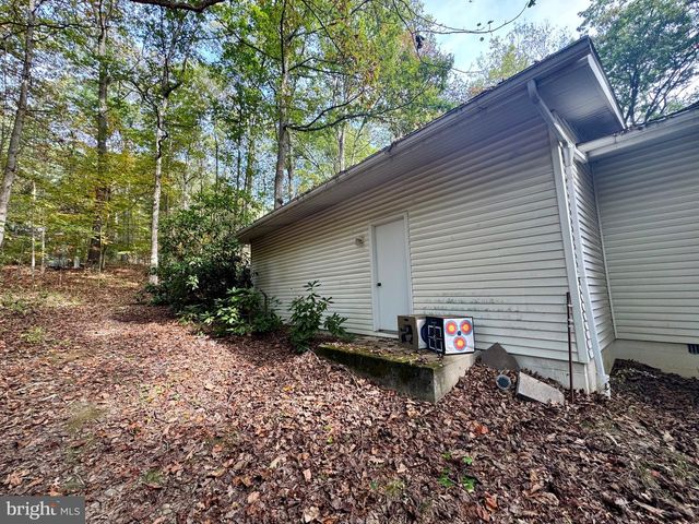 10328 TANGLEWOOD DR, Huntingdon, PA 16652