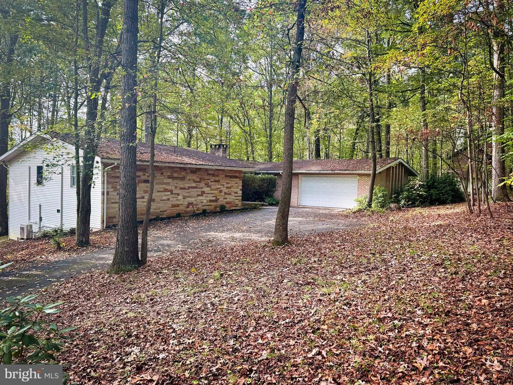 10328 TANGLEWOOD DR, Huntingdon, PA 16652