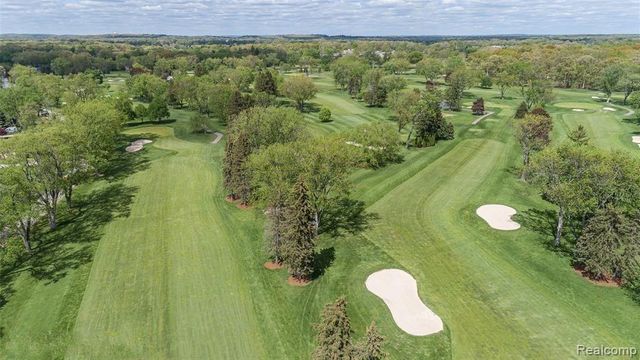 8605 Edgewood Park Drive, Commerce Twp, MI 48382