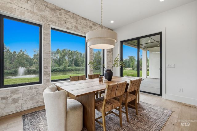 996 S Waning Lane, Eagle, ID 83616