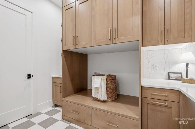 996 S Waning Lane, Eagle, ID 83616