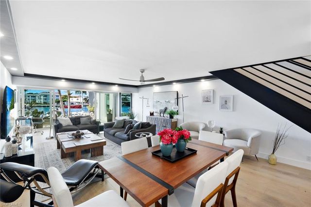 800 River Point DR # 212, Naples, FL 34102