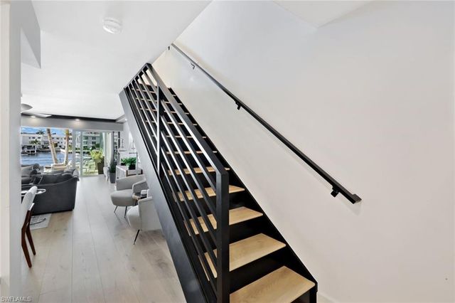 800 River Point DR # 212, Naples, FL 34102