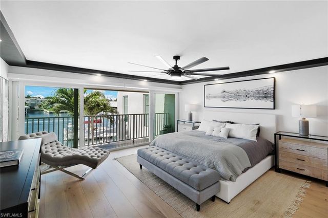 800 River Point DR # 212, Naples, FL 34102