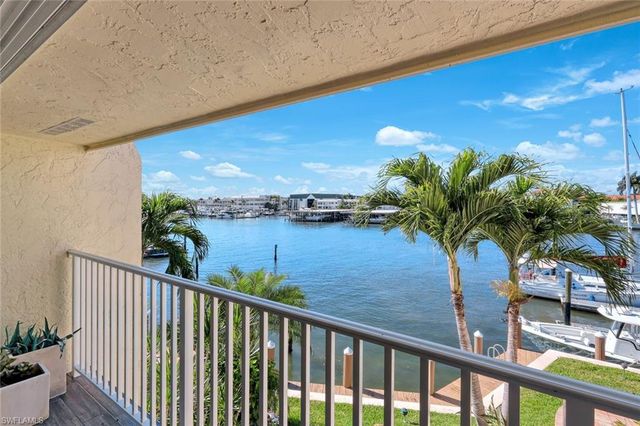 800 River Point DR # 212, Naples, FL 34102