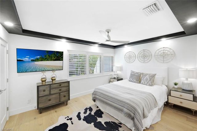 800 River Point DR # 212, Naples, FL 34102