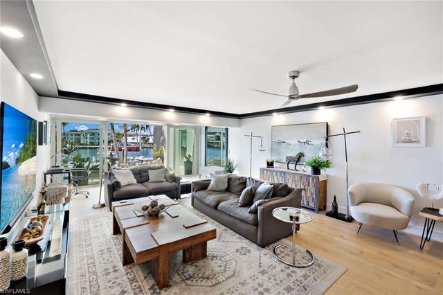 800 River Point DR # 212, Naples, FL 34102