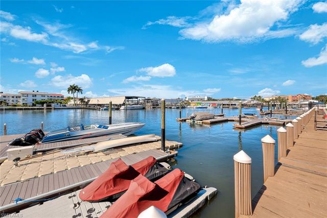 800 River Point DR # 212, Naples, FL 34102