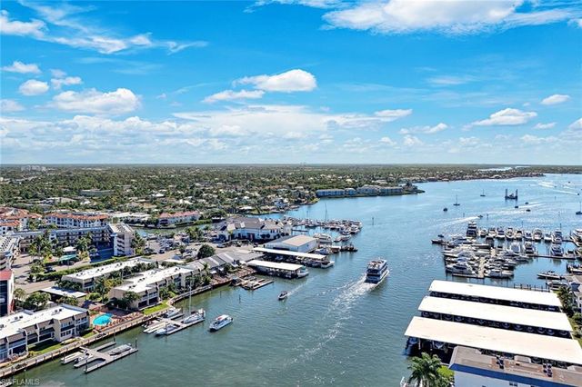 800 River Point DR # 212, Naples, FL 34102