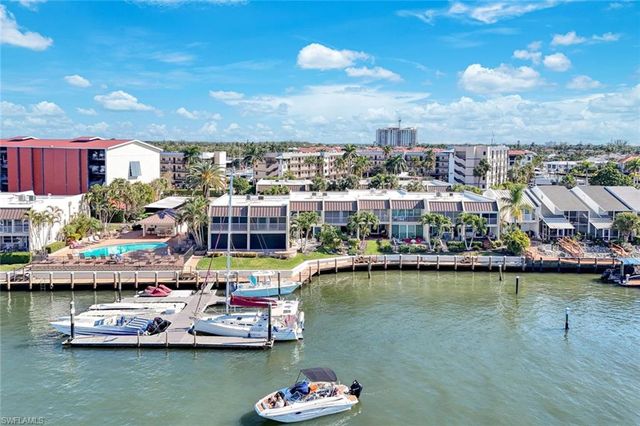 800 River Point DR # 212, Naples, FL 34102